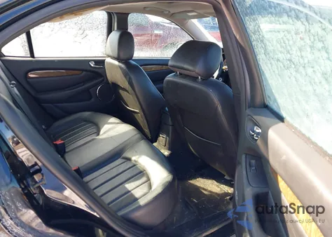 2004 Jaguar X-Type 3.0 from USA, damaged, VIN SAJEA51C44WE01860